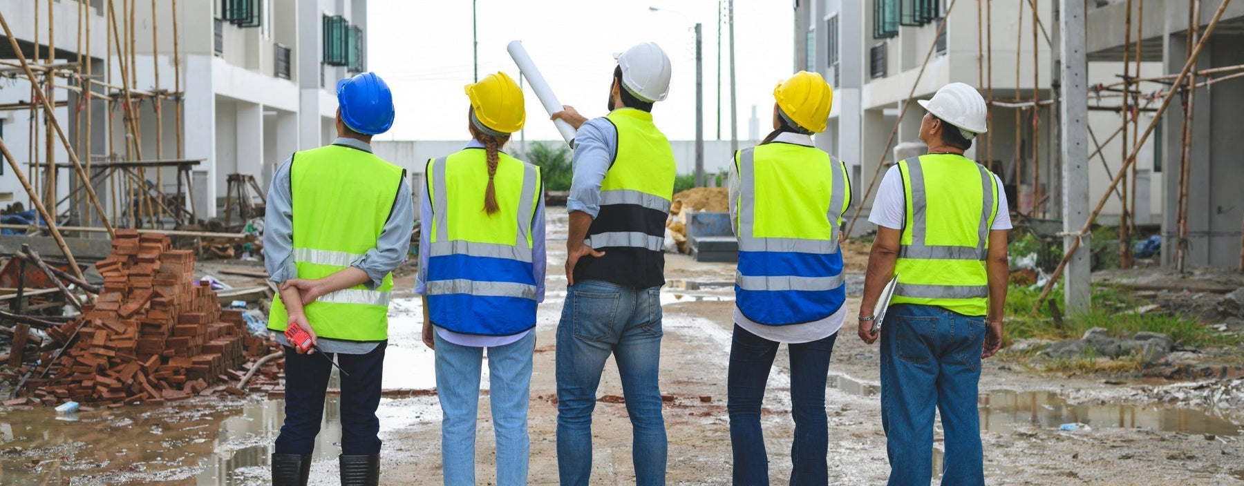 Bulk Safety Vests: Enhancing Visibility & Safety For Workers