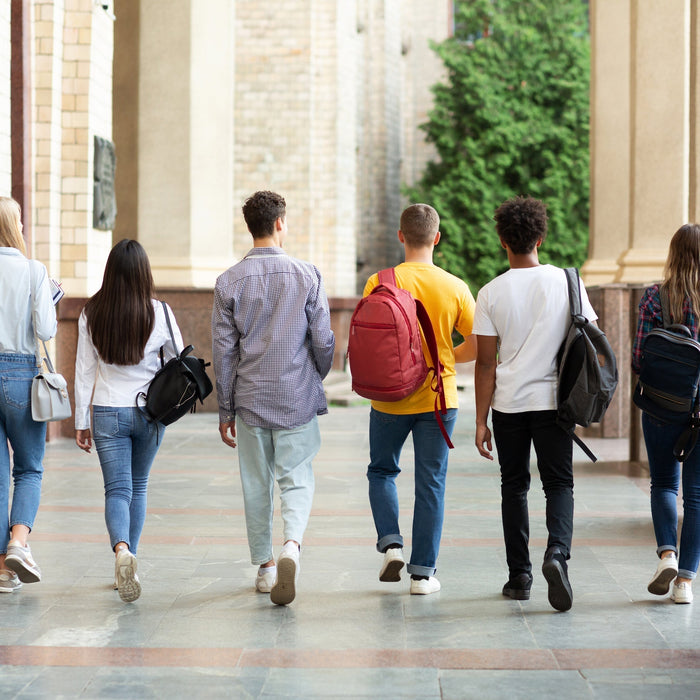 The Best Reasons to Buy Backpacks in Bulk for High School and College